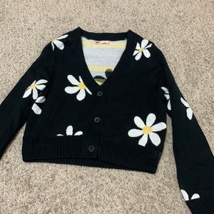 SO small women’s daisy cropped sweater